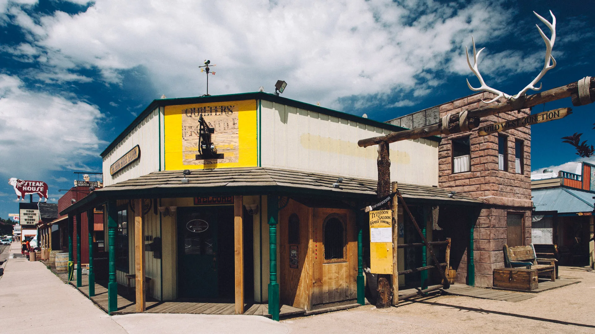 A western-style storefront with antlers on Route 66 in Williams