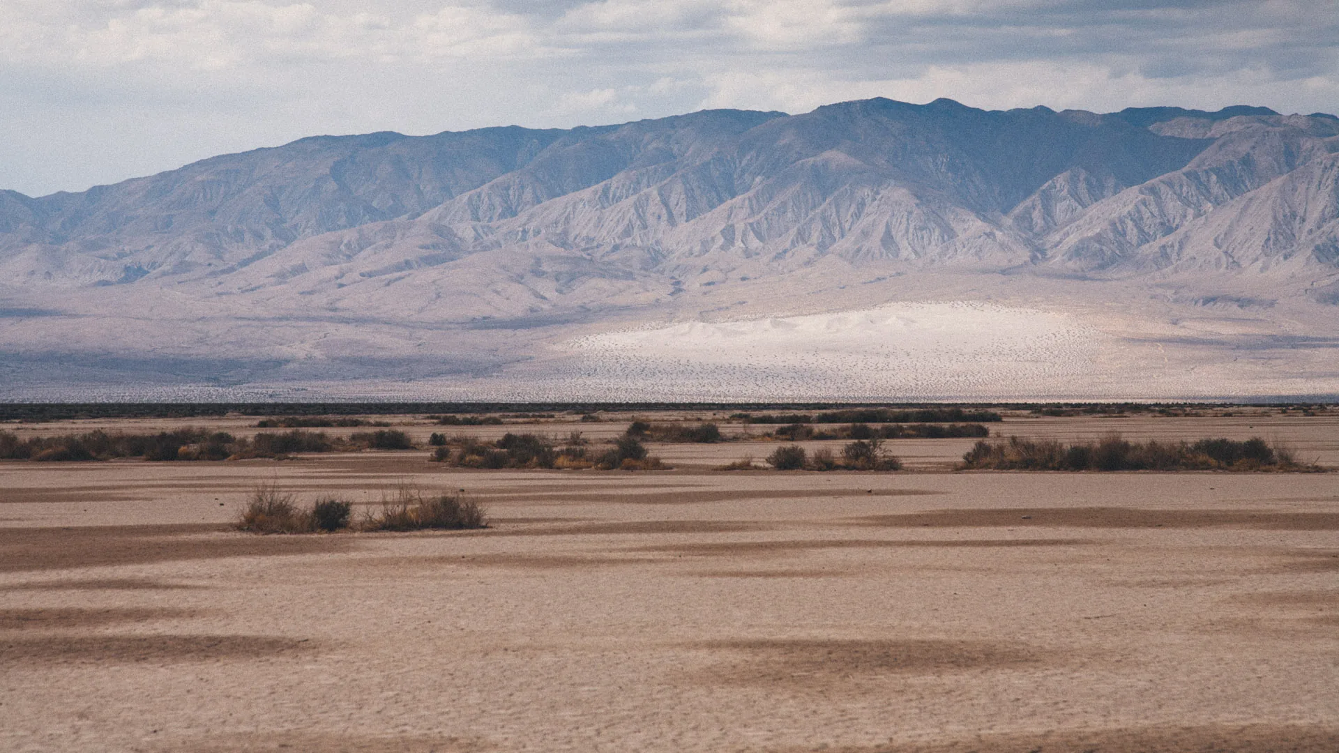 The dry bed of Owens Lake below the Sierra