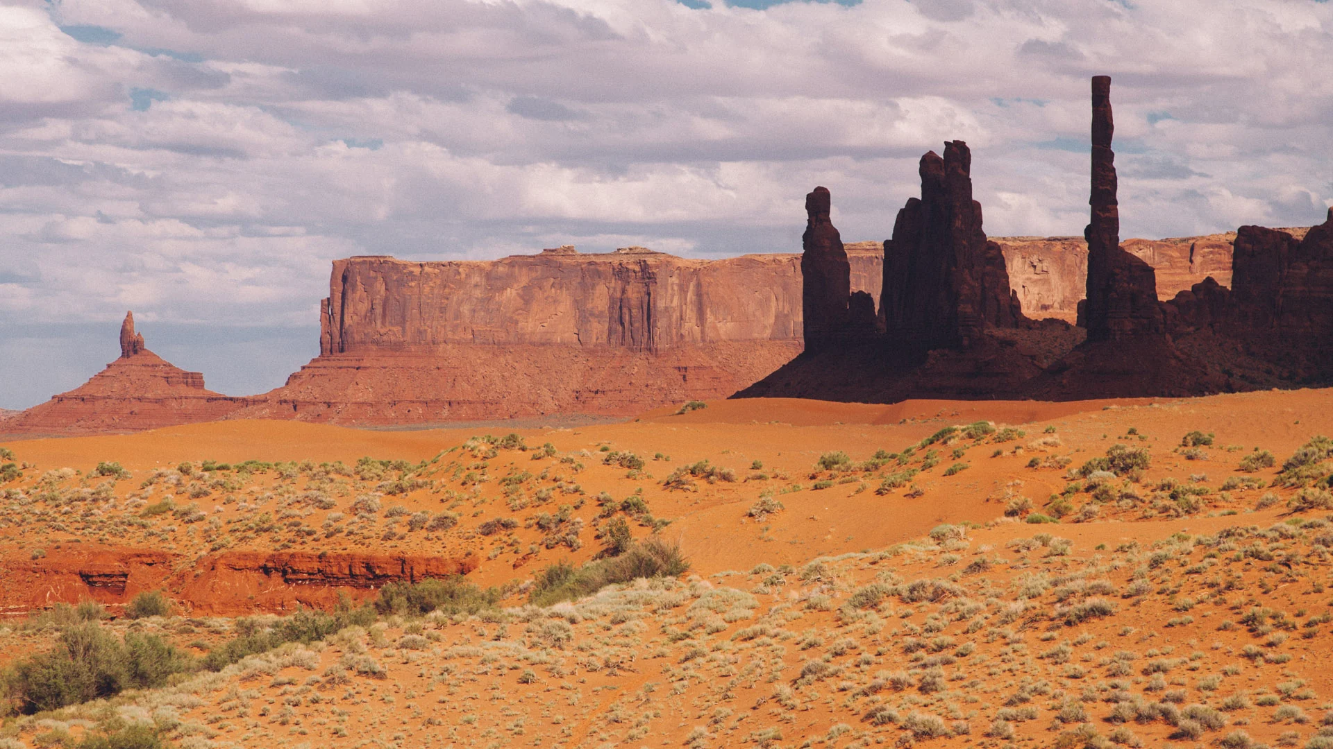 Spires and mesas in Monument Valley